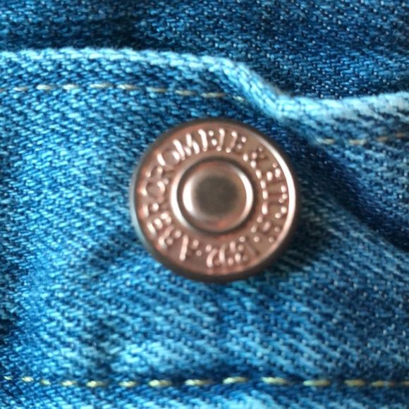 Abercrombie and Fitch sz 6 w28 high rise short/distressed/5pockets/frayed - Picture 14 of 15